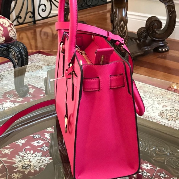 🔥SOLD🔥MICHAEL KORS DILLON SATCHEL - MEDIUM - Picture 3 of 8